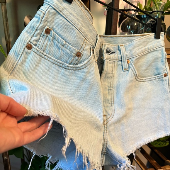 501 Levi shorts - Picture 7 of 8